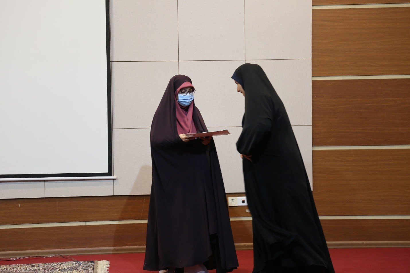 سخنرانی خانم دکتر زهرا پویافر بمناسبت هفته جهانی کارافرینی